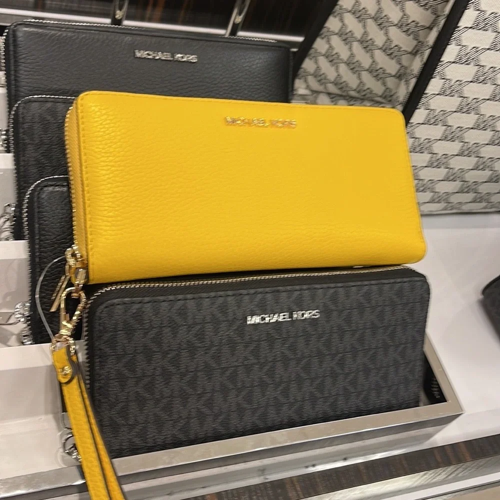 Michael Kors Jet Set Travel Large Travel CONTINENTAL BUTTER